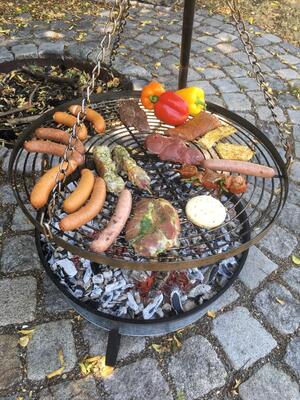 Zusammen kommen, lachen, reden, Gemeinschaft ... und natürlich essen :-)